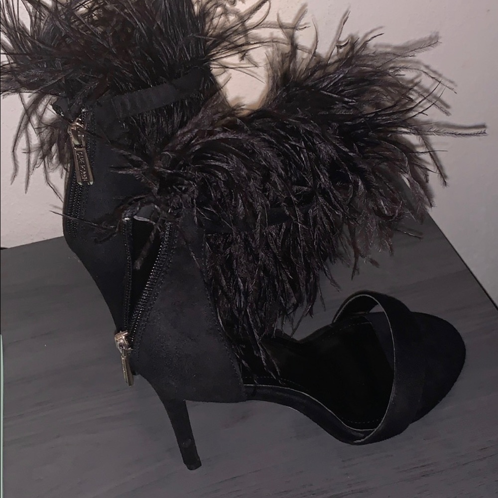 Black Feather heels - Picture 2 of 3